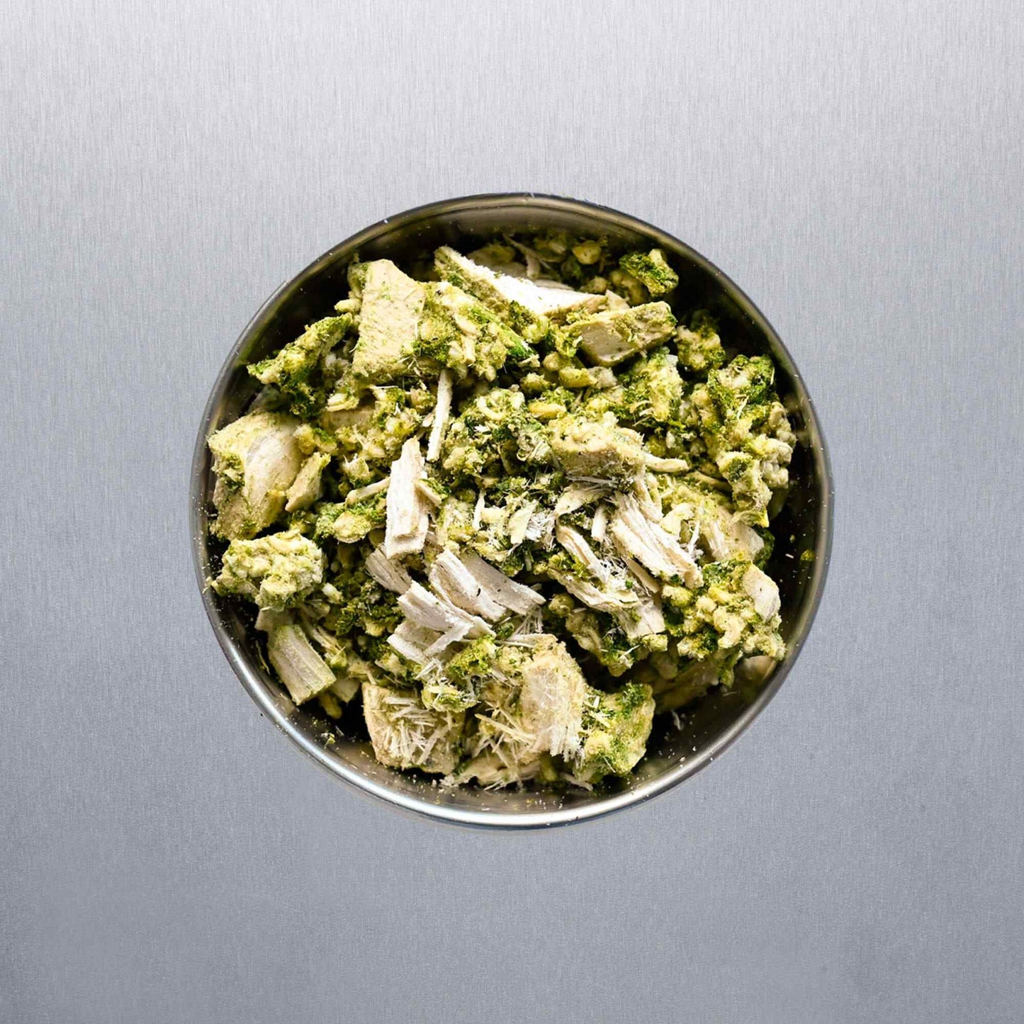 Freeze-dried chicken with quinoa and spinach