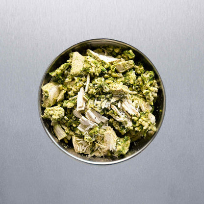 Freeze-dried chicken with quinoa and spinach