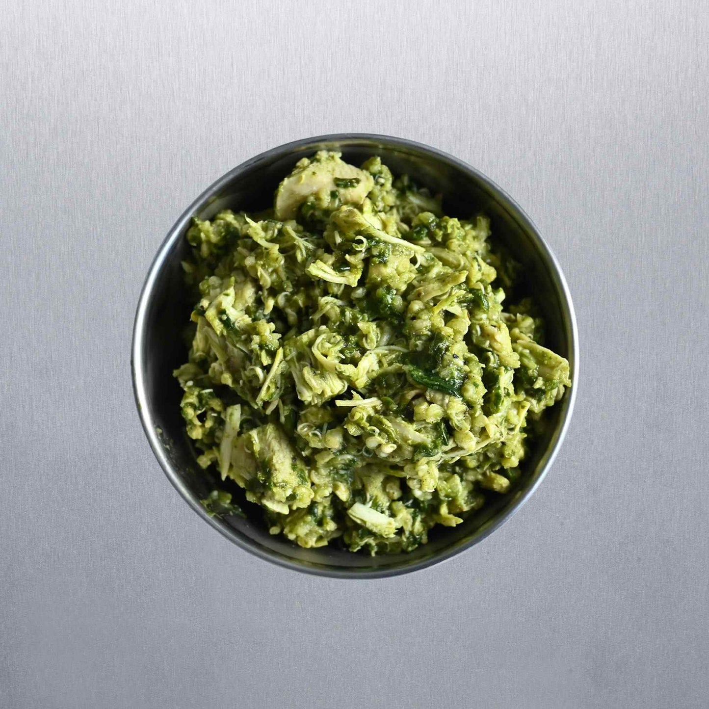 Freeze-dried chicken with quinoa and spinach